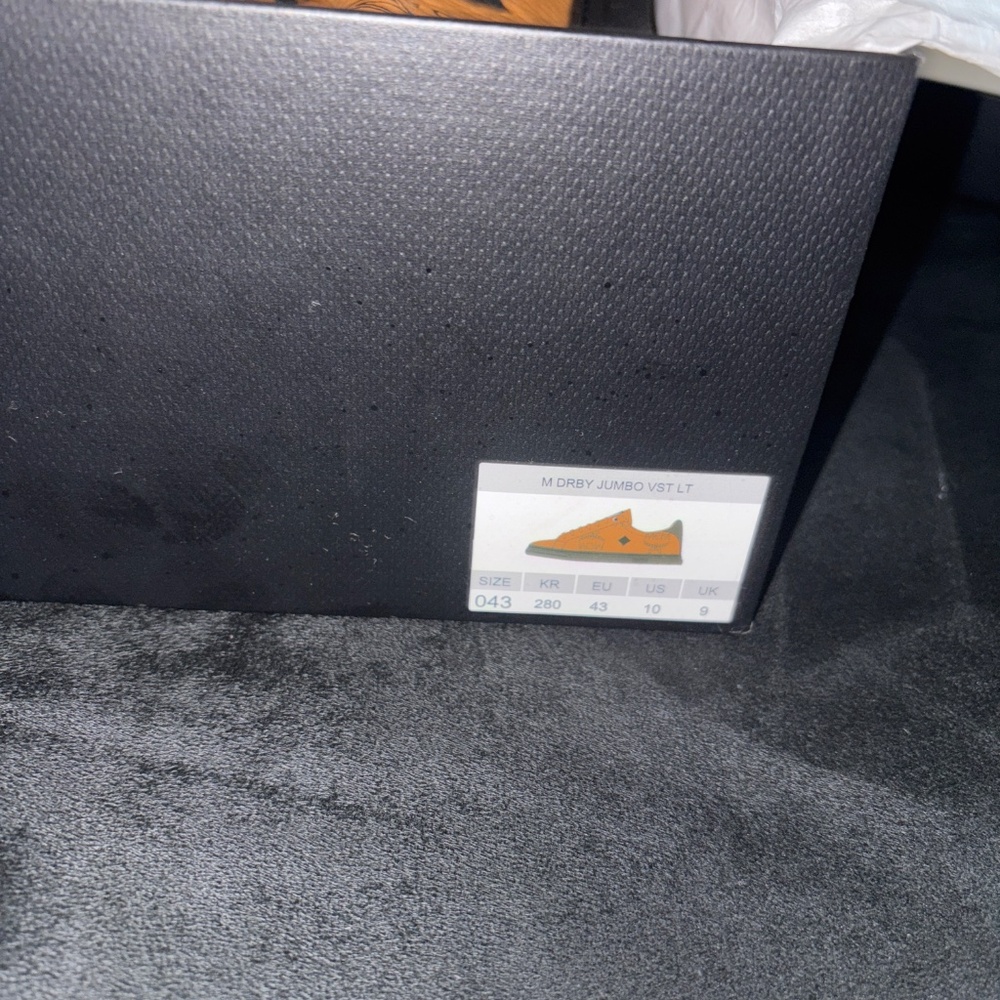 Shoes - Picture 2 of 5